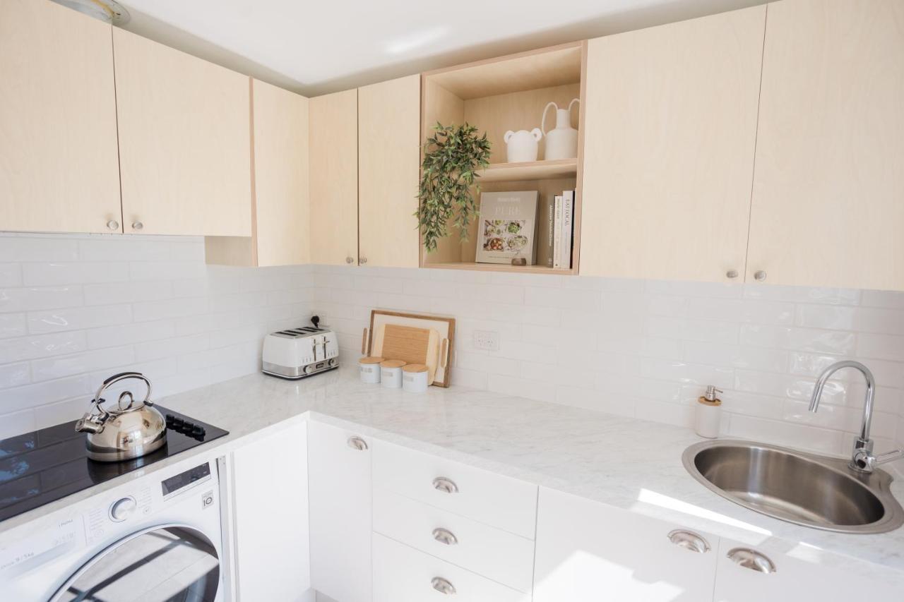 Studio 26: Central, Hampton'S Poolside Hideaway Coffs Harbour Esterno foto
